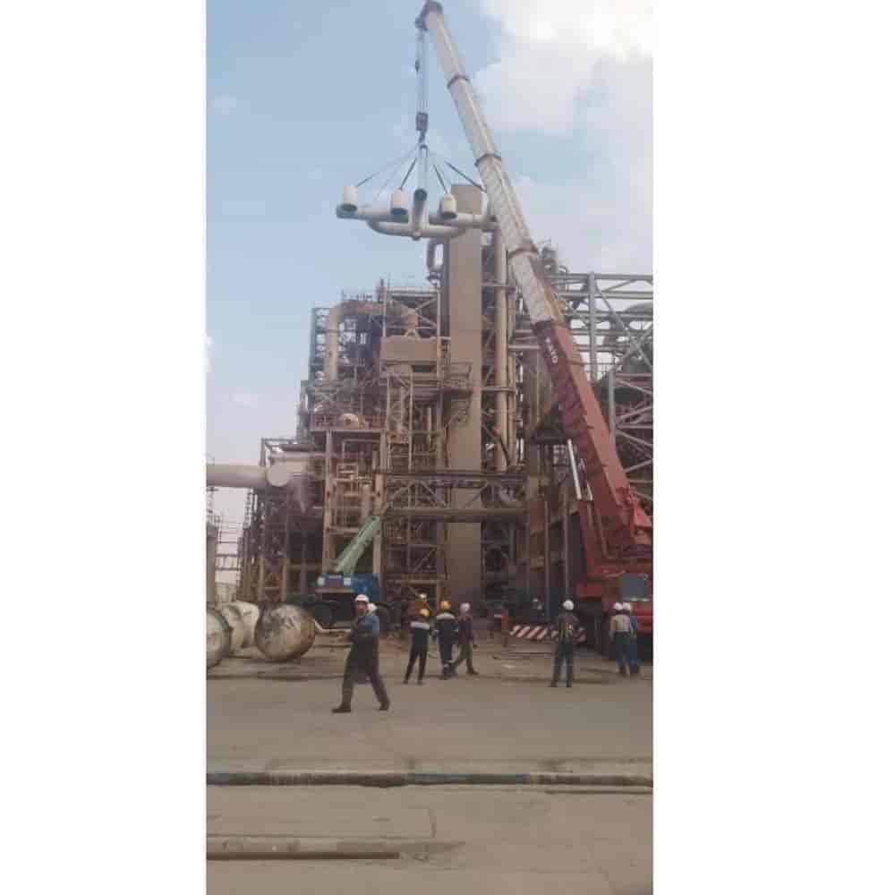 مونتاژ و دمونتاژ قطعات پالایشگاه آبادان با دستگاه ۱۶۰ تن کاتو